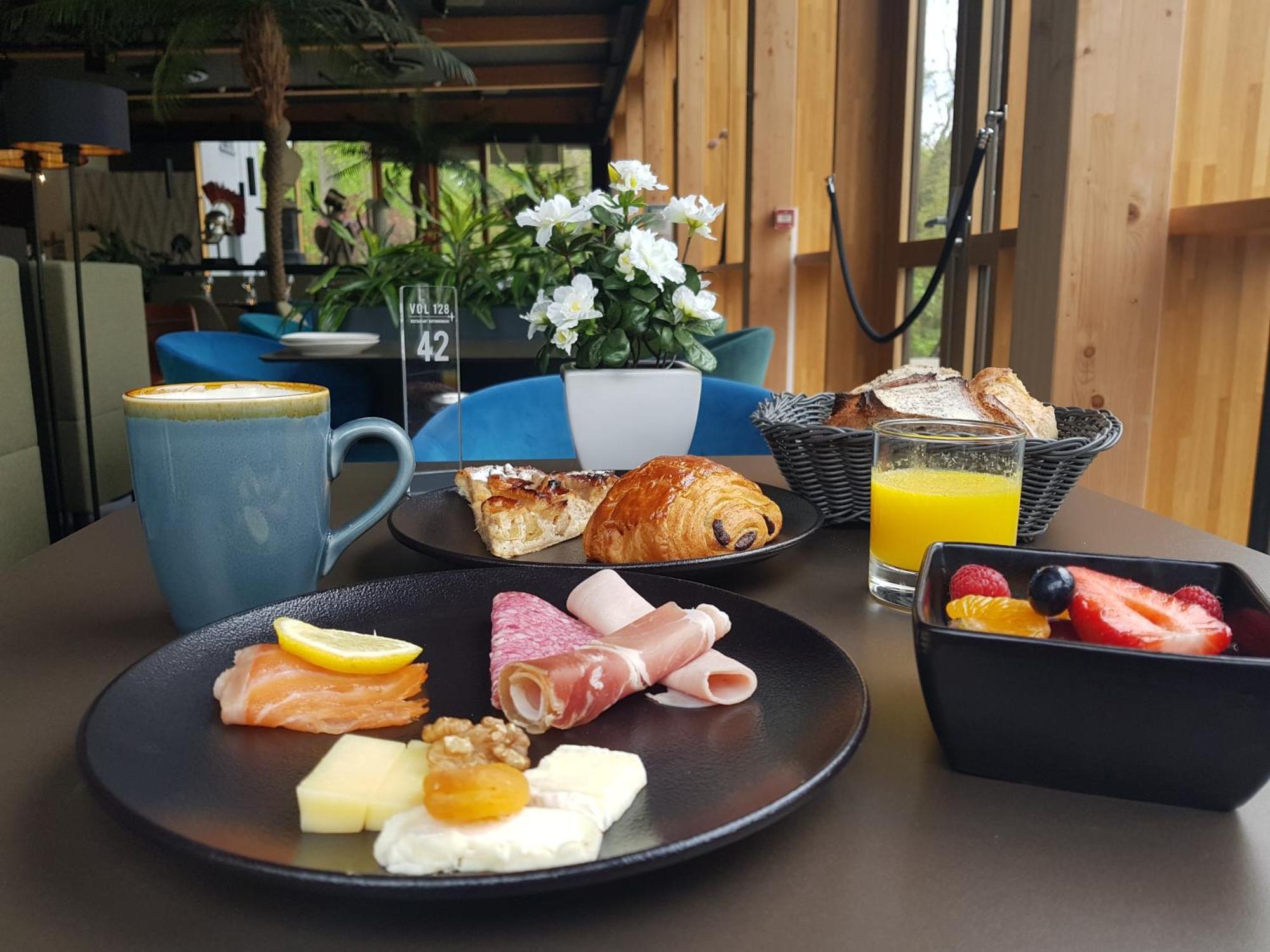 Domaine De La Residence - Hotel, Spa & Restaurant Moulins-les-Metz Exteriör bild
